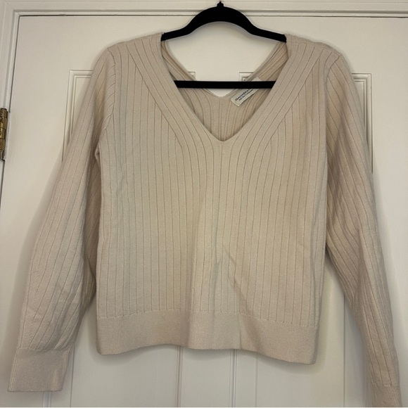 V-Neck Ribbed Cream Sweater - Picture 1 of 2